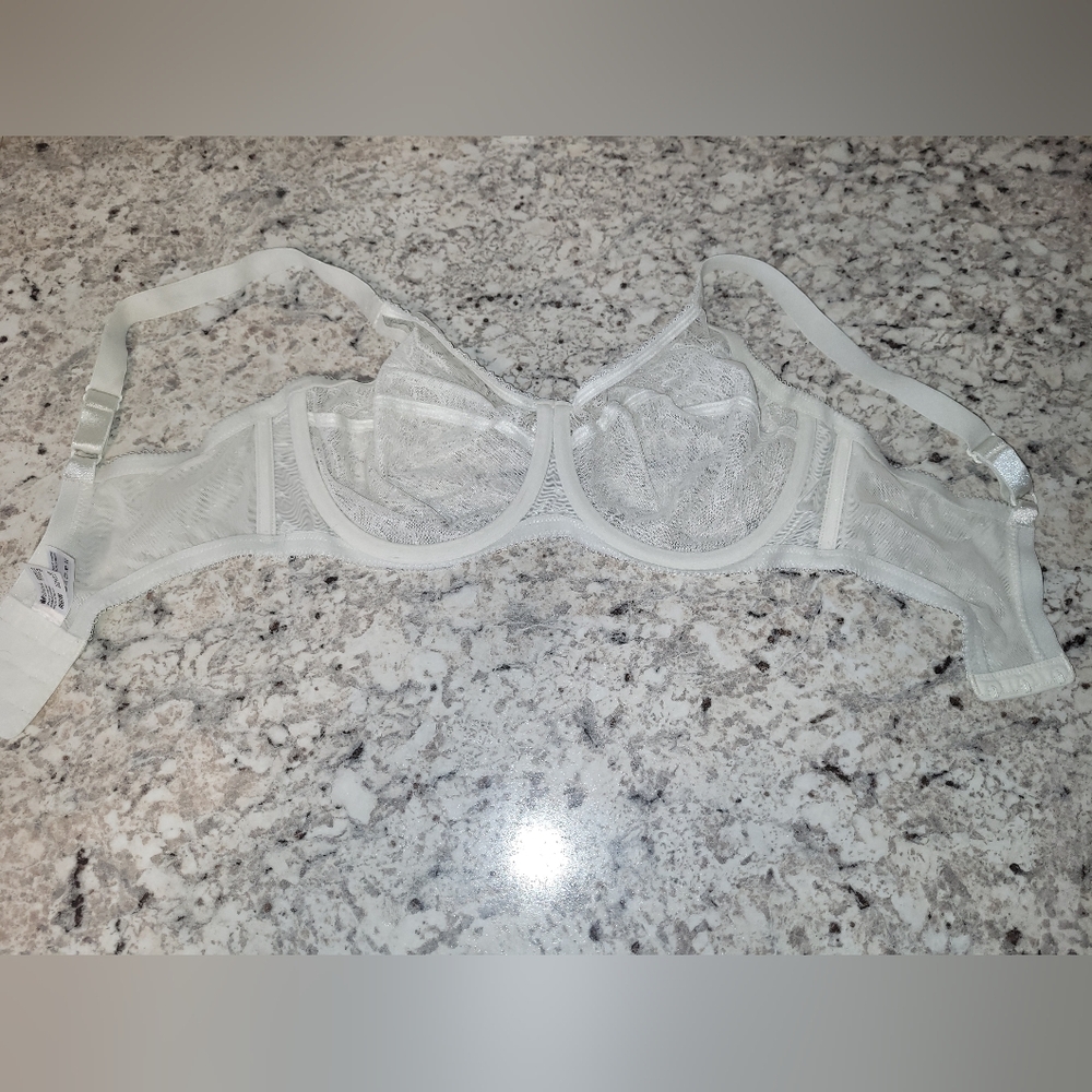 Wacoal Retro Chic Underwire White Lace Bra 34D, Semi Sheer, Lacey - Picture 7 of 8